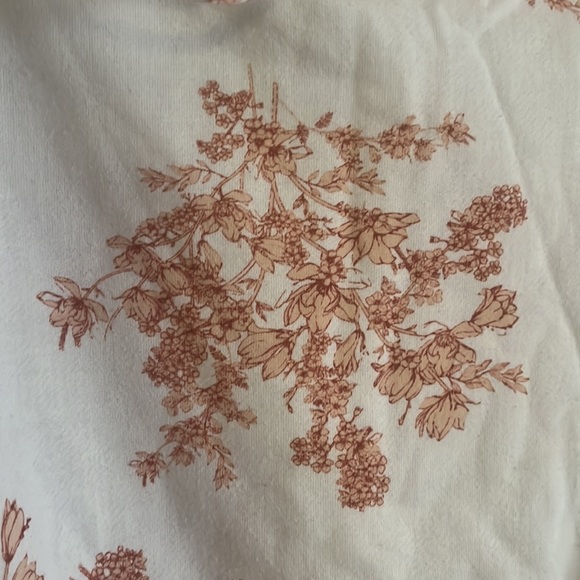 Olivia and Vivian cropped hoodie - Picture 7 of 12